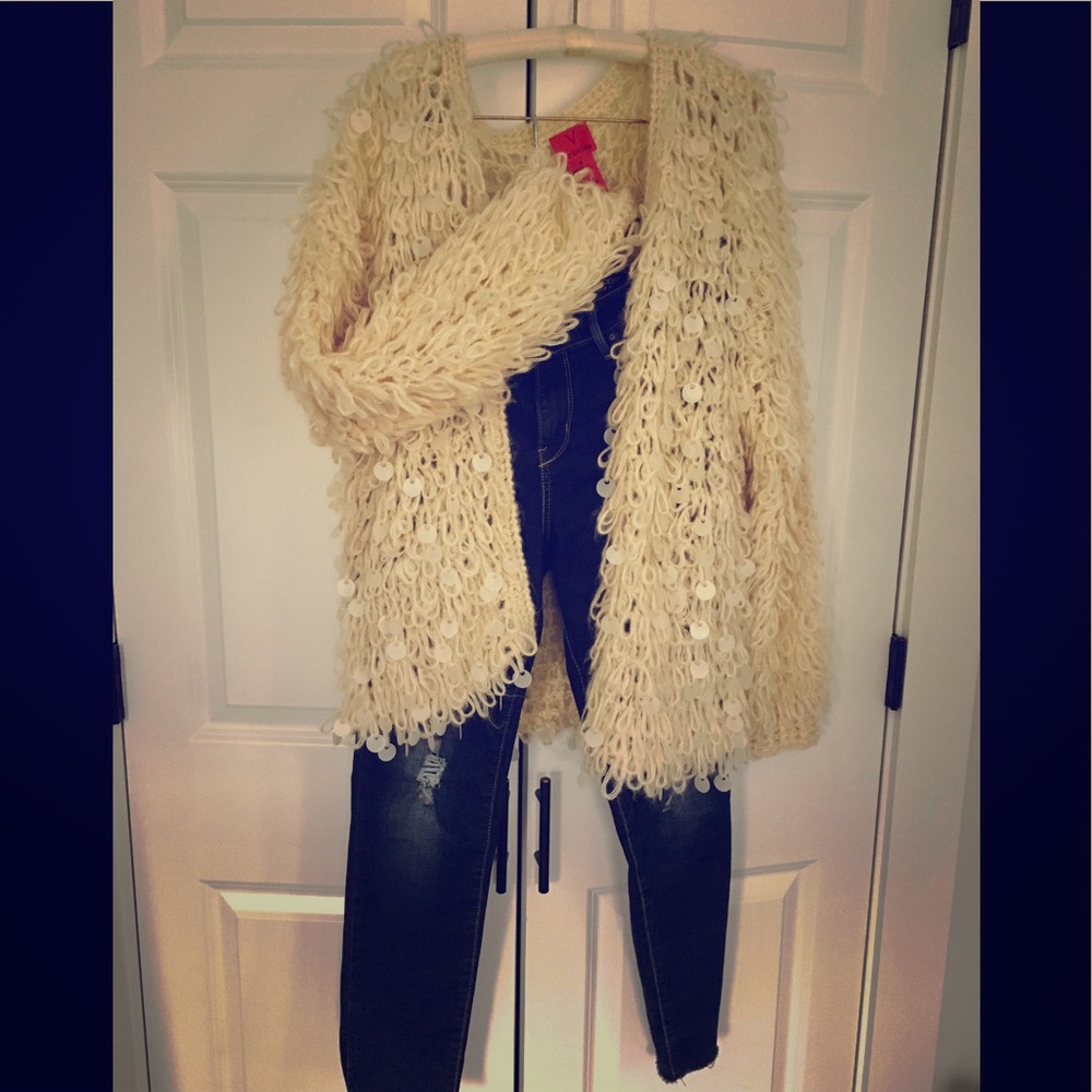 V Cristina | Shimmering Oversized Cardigan